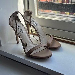 Steve Madden strappy nude pumps